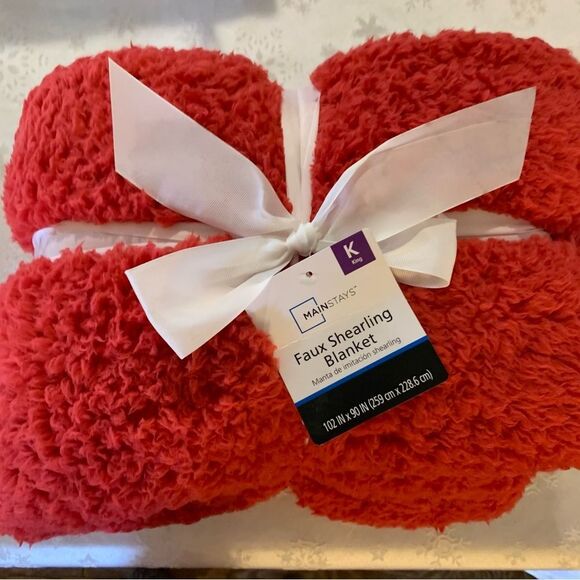 NWT Mainstays Red Faux Shearling Blanket 102”x90” - Picture 5 of 6